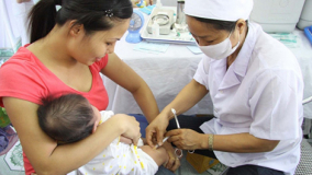 TP. Hồ Chí Minh: Chiến dịch tiêm vaccine sởi cho trẻ 1- 5 tuổi đạt mức an toàn nhưng số ca mắc sởi giảm chậm