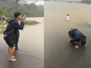 Thương tâm sản phụ bị lũ cuốn trôi khi đang trên đường đi sinh con, người thân gào khóc thảm thiết trên bờ