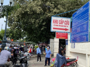 TP.HCM: Bé 6 tháng tuổi kẹt giữa khe nệm và tường tử vong thương tâm