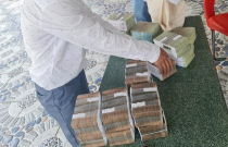 Thiếu tiền có thể kiếm nhưng đánh mất lương tâm thì không lấy lại được