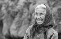 ‘Mẹ không thích ăn thịt gà’ – lời nói dối đã giúp tôi vững bước trên đường đời