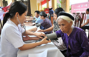 Những thách thức trong công tác chăm sóc sức khỏe người cao tuổi khi dân số đạt tới 100 triệu người