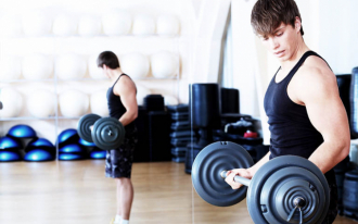 Tập gym có làm yếu sinh lý?