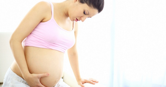 Làm thế nào để giảm căng tức bụng dưới khi mang bầu?
