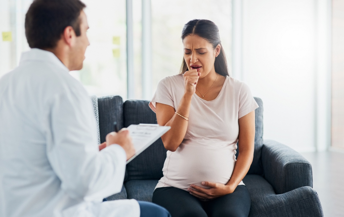 Bị viêm phế quản khi mang thai có sao không?
