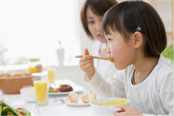 Các biện pháp khắc phục viêm niêm mạc miệng ở trẻ em tại nhà