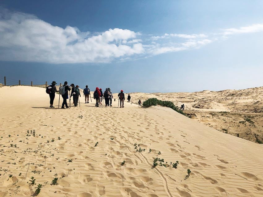 Trekking qua sa mạc (Ảnh: Internet)