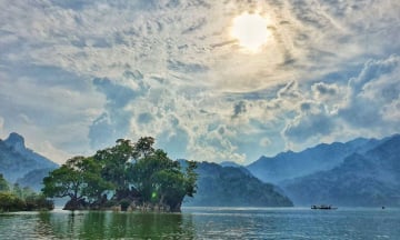 Cẩm nang du lịch Hồ Ba Bể:  'Viên ngọc xanh ' giữa đại ngàn Tây Bắc