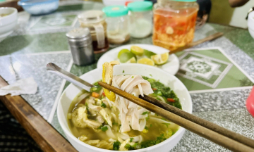 Phở gà Tráng Kìm: Đặc sản du khách xếp hàng chờ ở Hà Giang