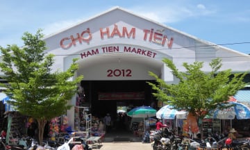 Khám phá chợ Hàm Tiến - Một trong những khu chợ hải sản nổi tiếng của Phan Thiết