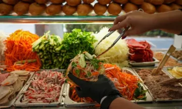 Bánh mì Việt Nam “gây nghiện” khắp nước Úc – Món ăn đường phố làm nên hiện tượng toàn quốc