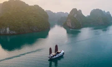 The Independent gọi tên loạt điểm đến 'ẩn mình' đẹp nao lòng tại Việt Nam
