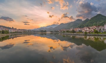 Chiêm ngưỡng Hồ Sapa -  “Trái tim của thị trấn mờ sương”