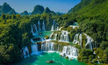 Kỳ vĩ thác nước nằm trên đường biên giới lớn thứ 4 thế giới của Việt Nam