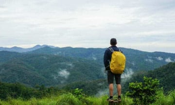 Du lịch hè 2025: Đi du lịch một mình, nên hay không?