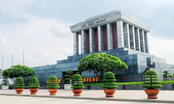Trẻ em bao nhiêu tuổi được vào thăm Lăng Bác?