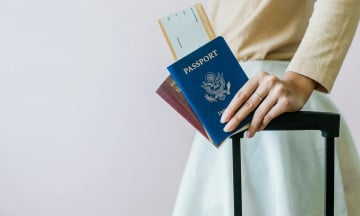 Đi máy bay cần giấy tờ gì?