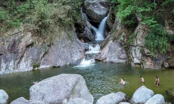 Chiêm ngưỡng vẻ đẹp thác Số 6 tại miền đá nở hoa Hà Giang