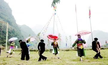 Lễ hội Gầu Tào Sapa: Sắc màu văn hoá độc đáo của xứ sở mờ sương