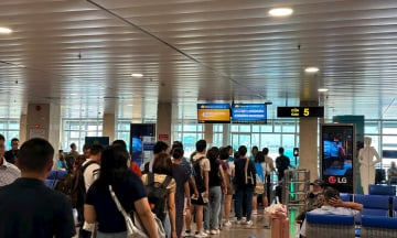 Đề xuất chuyển toàn bộ chuyến bay quốc tế từ Tân Sơn Nhất về Long Thành