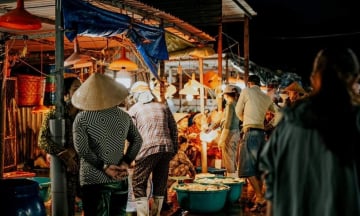 Top 5 khu chợ hải sản tươi ngon nhất định phải ghé khi đến Nha Trang