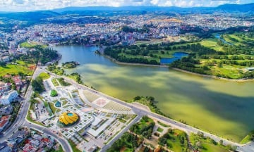 Bay từ Hà Nội đến Lâm Đồng mất bao lâu?