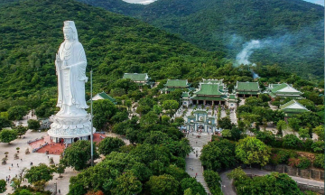 Chiêm bái tượng Phật Quan Thế Âm cao 67m  'lưng tựa núi, hướng ra biển ' linh thiêng bậc nhất Đà Nẵng