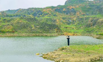 Mỏ đá Bình Minh - địa điểm “chữa lành” mới nổi chỉ cách Hà Nội 30km