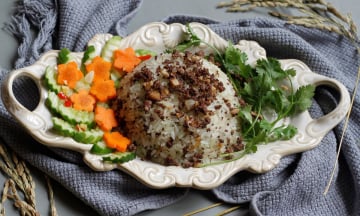 Thưởng thức xôi bồ câu - Món ăn nổi tiếng Phú Yên