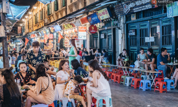 Khám phá phố Tạ Hiện: Con phố “không ngủ” giữa lòng thủ đô