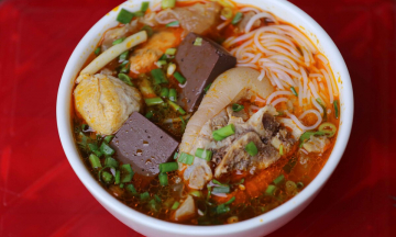 Bún bò Sài Gòn: Top 10 địa chỉ quán ngon du khách nên thử một lần