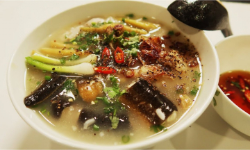 Thưởng thức cháo môn lươn - Món ăn lạ lẫm tại Bình Dương