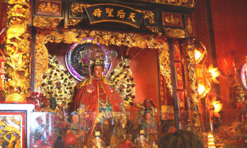 Lễ vía bà Thiên Hậu Hội An - Nét đẹp văn hóa tâm linh giữa phố cổ
