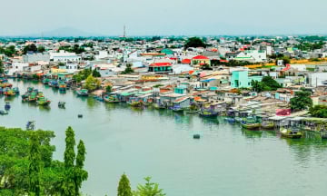 Sông Cà Ty - Vẻ đẹp thanh bình giữa lòng Phan Thiết