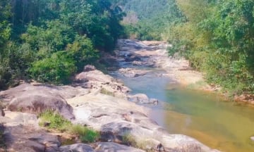 Đến suối Thạch Khê Phú Yên, check-in “background” cực chất