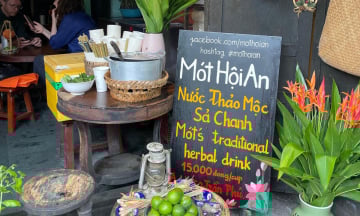 Top 6 quán ăn vặt Hội An được tìm kiếm nhiều nhất du lịch hè 2025