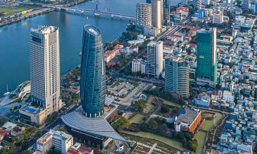Khoảng cách từ sân bay Đà Nẵng đến trung tâm thành phố bao xa?