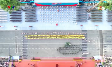 Nhìn lại màn xếp hình xe tăng tiến vào Dinh Độc Lập tại Lễ kỷ niệm 50 năm Thống nhất đất nước