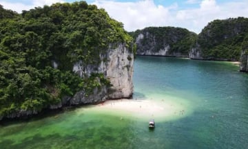 Vịnh Lan Hạ có bãi tắm không? Bãi nào đẹp nhất?