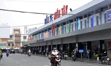 Từ sân bay Tân Sơn Nhất đến bến xe Miền Tây bao nhiêu km?