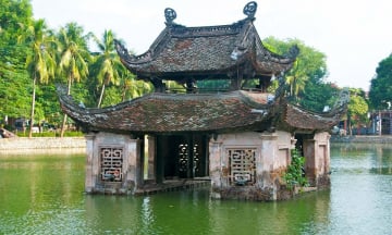 Từ Hà Nội đi chùa Thầy bao nhiêu km?