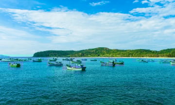 Từ sân bay Tuy Hoà đến Vịnh Vũng Rô bao xa?