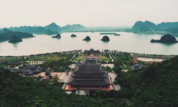 Chùa Tam Chúc cách Địa Tạng Phi Lai Tự bao nhiêu km?