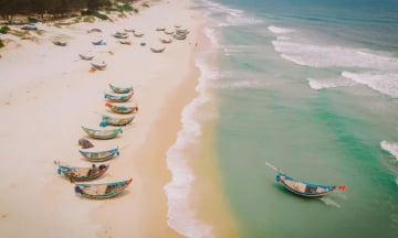 Không chỉ có hang động: Quảng Bình còn sở hữu 5 bãi biển đẹp tuyệt đẹp ít người biết