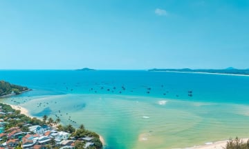Từ sân bay Tuy Hoà đến biển Tuy Hoà bao xa?