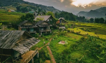 Từ thành phố Lào Cai lên thị trấn Sapa bao nhiêu km?
