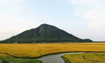 Từ sân bay Tuy Hòa đến núi Chóp Chài bao xa?
