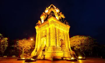 Tháp Nhạn Phú Yên thờ vị thần nào?