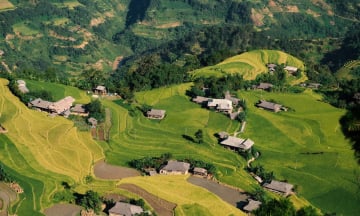 Bản Phùng Hà Giang: Vẻ đẹp tựa cổ tích nơi miền đá nở hoa