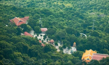 Quần thể núi Bà Đen Tây Ninh có bao nhiêu núi?